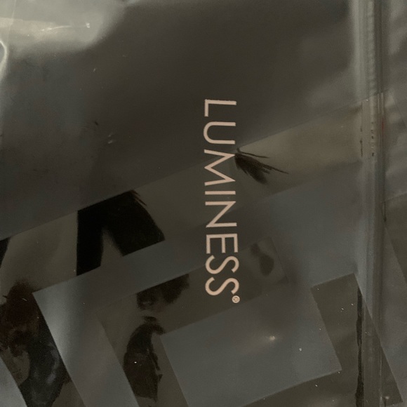 Luminess Silk 4-in-1 Shade 50 Airbrush Foundation - Picture 4 of 4